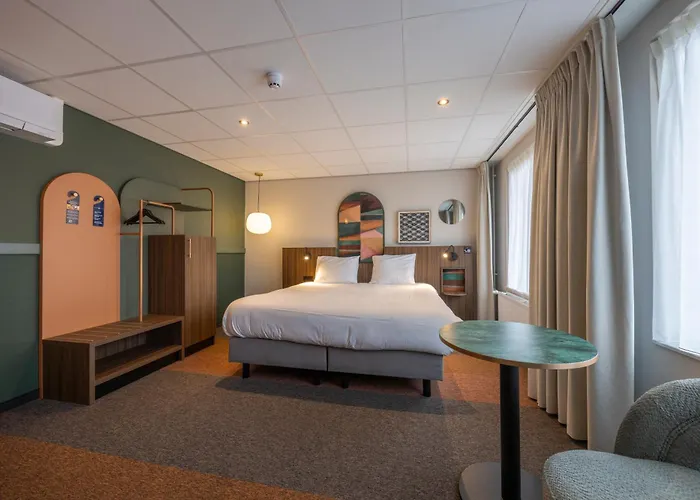 Fletcher Boutique De Mallejan